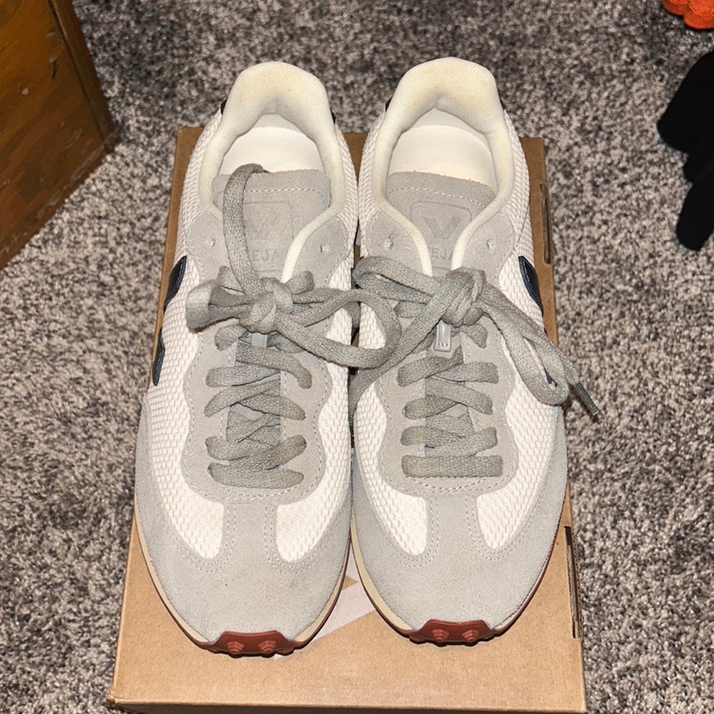 Excellent almost new condition, worn once